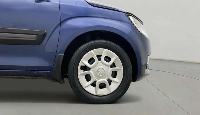 2019 Maruti IGNIS DELTA 1.2 AMT, Petrol, Automatic, 63,975 km, Right Front Wheel
