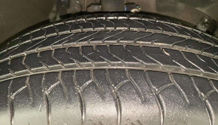 2015 Renault Duster 110 PS RXL DIESEL, Diesel, Manual, 65,258 km, Right Front Tyre Tread