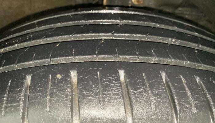2020 Maruti Baleno ZETA PETROL 1.2, Petrol, Manual, 36,766 km, Right Front Tyre Tread