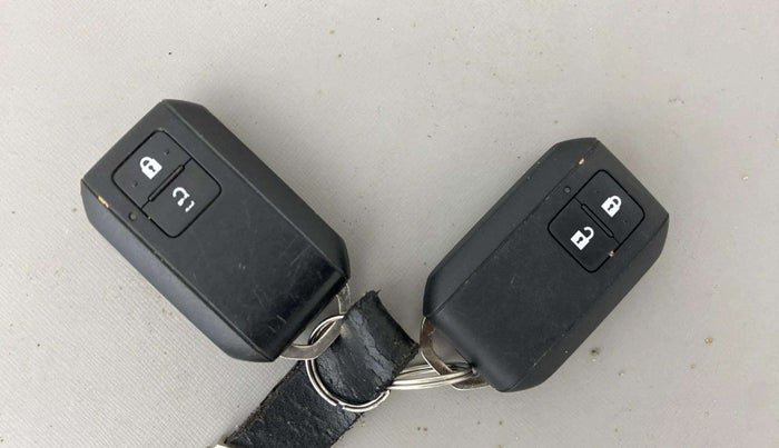 2020 Maruti Baleno ZETA PETROL 1.2, Petrol, Manual, 36,766 km, Key Close Up