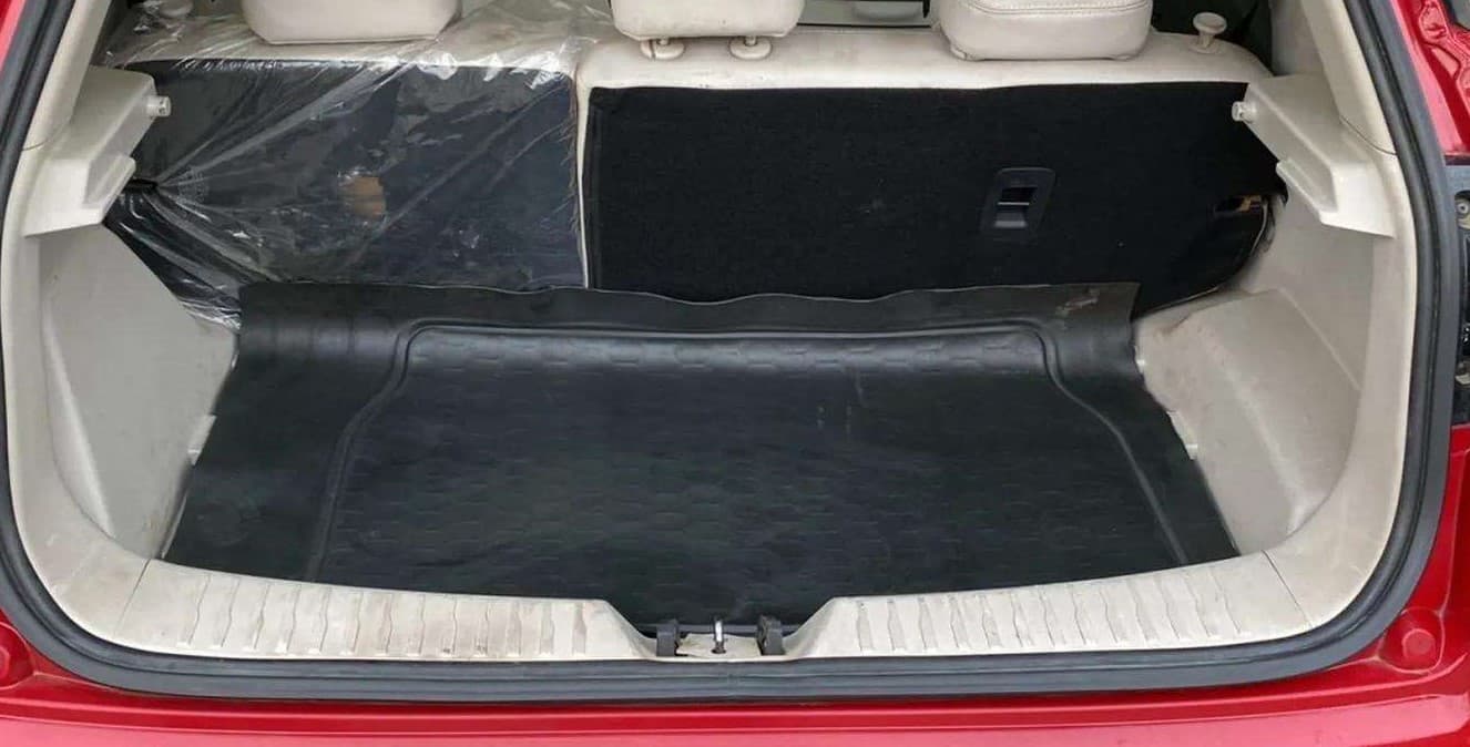 2022 Mahindra XUV300 W8 1.5 DIESEL AMT, Diesel, Automatic, 47,334 km, Boot Inside