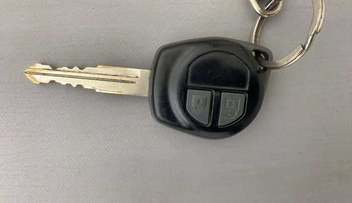 2014 Maruti Ertiga VXI, Petrol, Manual, 76,309 km, Infotainment system - USB port not working