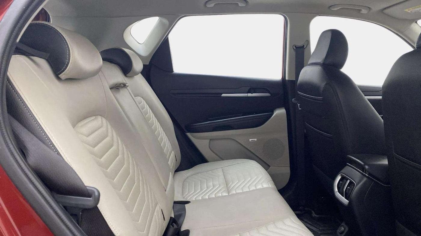 2021 KIA SONET HTX PLUS 1.0 IMT DUAL TONE, Petrol, Manual, 45,282 km, Right Side Rear Door Cabin