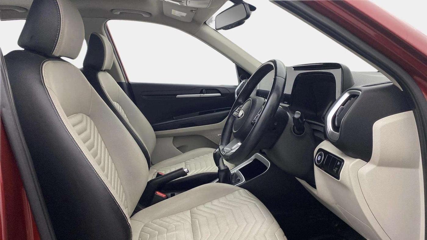 2021 KIA SONET HTX PLUS 1.0 IMT DUAL TONE, Petrol, Manual, 45,282 km, Right Side Front Door Cabin