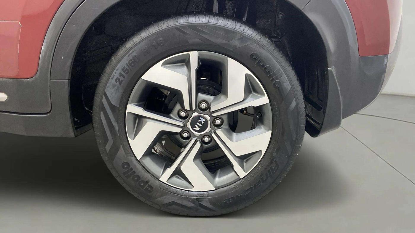 2021 KIA SONET HTX PLUS 1.0 IMT DUAL TONE, Petrol, Manual, 45,282 km, Left Rear Wheel