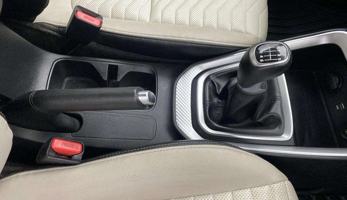 2021 KIA SONET HTX PLUS 1.0 IMT DUAL TONE, Petrol, Manual, 45,017 km, Gear Lever