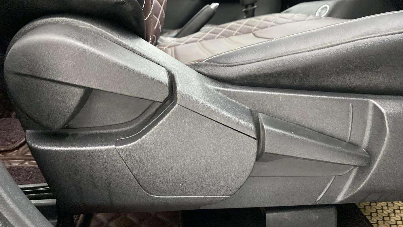 2024 Nissan MAGNITE N-Connecta B4D 1.0 Petrol MT, Petrol, Manual, 4,522 km, Driver Side Adjustment Panel