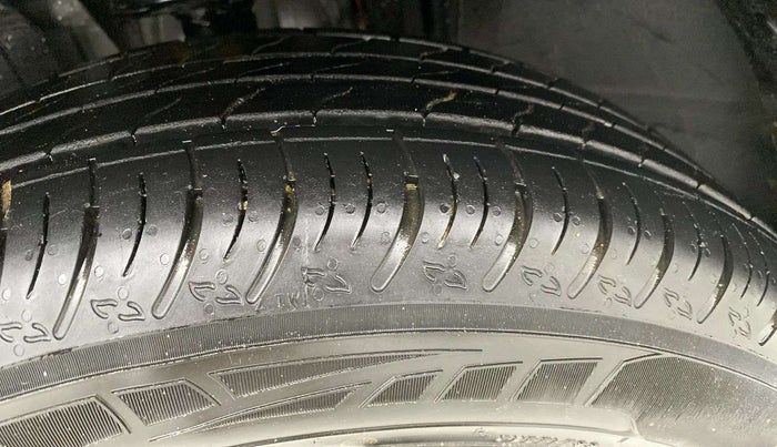 2024 Nissan MAGNITE N-Connecta B4D 1.0 Petrol MT, Petrol, Manual, 4,433 km, Left Front Tyre Tread