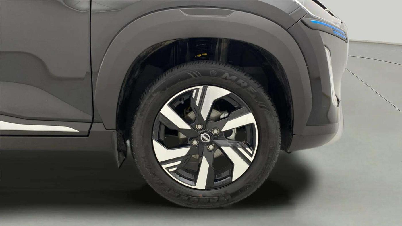 2024 Nissan MAGNITE N-Connecta B4D 1.0 Petrol MT, Petrol, Manual, 4,522 km, Right Front Wheel