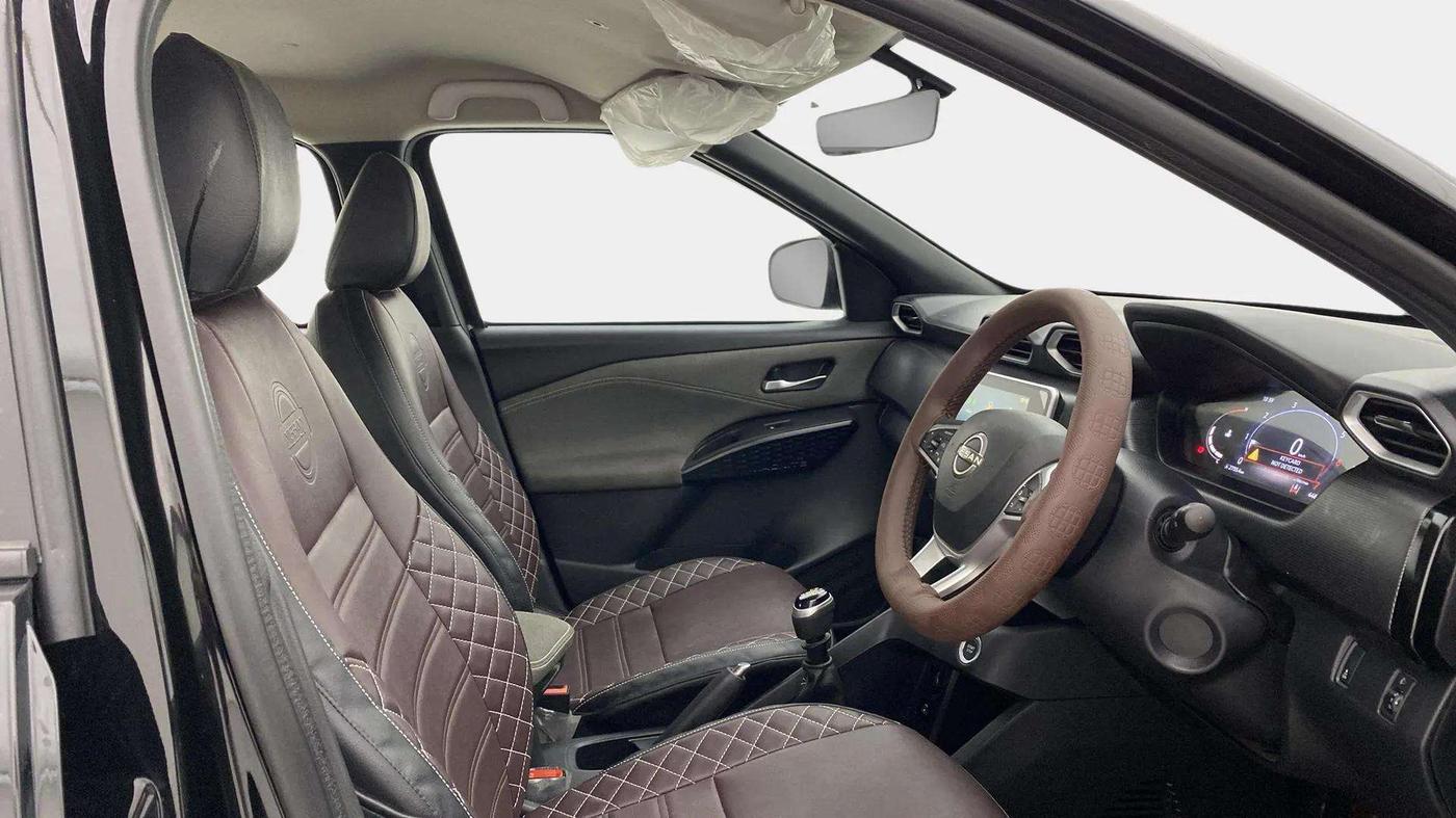 2024 Nissan MAGNITE N-Connecta B4D 1.0 Petrol MT, Petrol, Manual, 4,522 km, Right Side Front Door Cabin