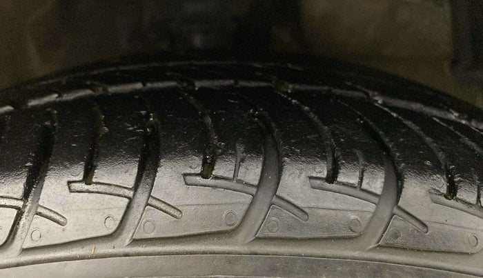 2020 Maruti Celerio VXI CNG, CNG, Manual, 77,561 km, Right Front Tyre Tread