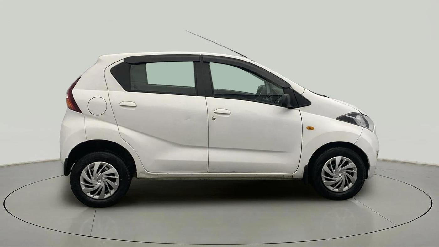 2017 Datsun Redi Go S 1.0, Petrol, Manual, 27,682 km, Right Side View