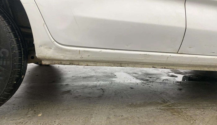 2017 Datsun Redi Go S 1.0, Petrol, Manual, 27,682 km, Right running board - Minor scratches