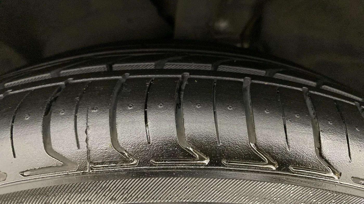 2019 Ford Ecosport TITANIUM 1.5L DIESEL, Diesel, Manual, 99,487 km, Left Front Tyre Tread