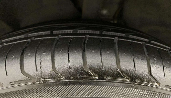 2019 Ford Ecosport TITANIUM 1.5L DIESEL, Diesel, Manual, 99,487 km, Left Front Tyre Tread