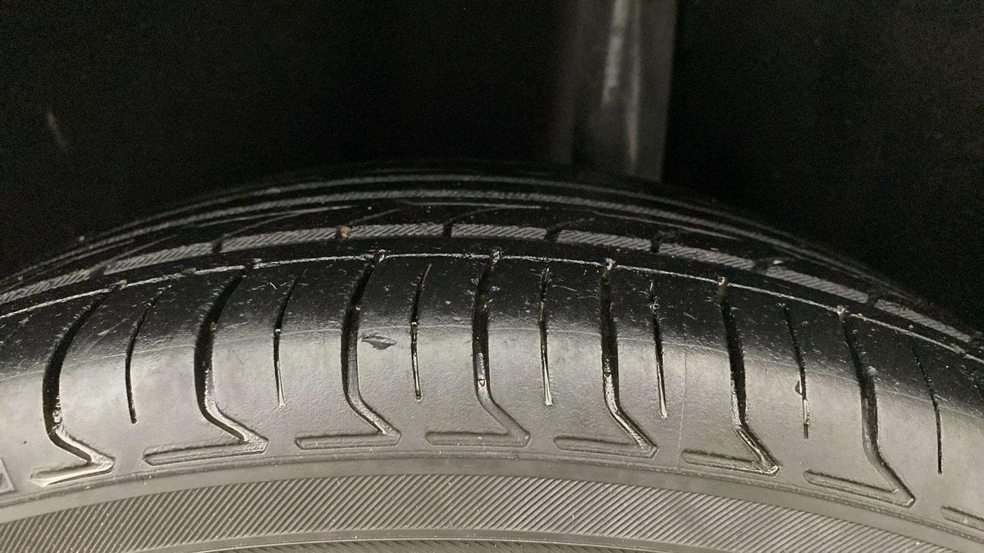 2019 Ford Ecosport TITANIUM 1.5L DIESEL, Diesel, Manual, 99,487 km, Left Rear Tyre Tread