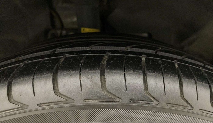 2019 Ford Ecosport TITANIUM 1.5L DIESEL, Diesel, Manual, 99,487 km, Right Front Tyre Tread