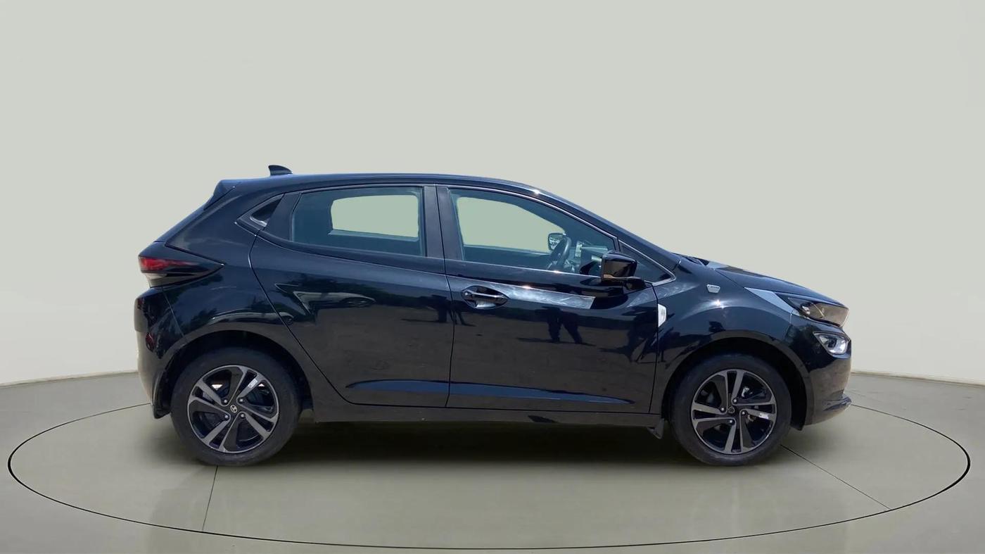 2024 Tata ALTROZ  XZ PLUS (S) DARK EDITION , Diesel, Manual, 11,718 km, Right Side View