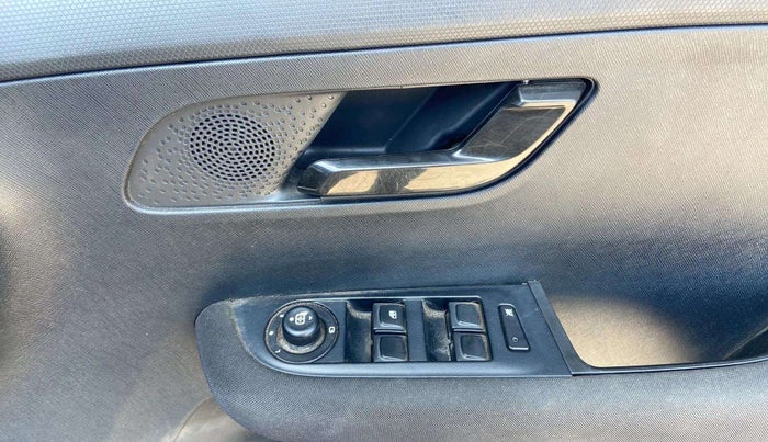 2024 Tata ALTROZ  XZ PLUS (S) DARK EDITION , Diesel, Manual, 11,364 km, Driver Side Door Panels Control