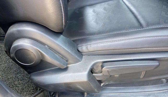2024 Tata ALTROZ  XZ PLUS (S) DARK EDITION , Diesel, Manual, 11,364 km, Driver Side Adjustment Panel