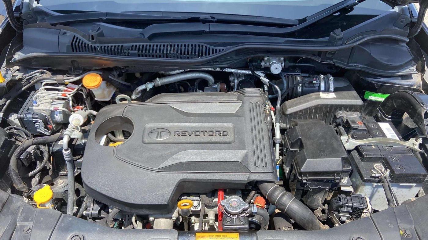 2024 Tata ALTROZ  XZ PLUS (S) DARK EDITION , Diesel, Manual, 11,718 km, Open Bonet