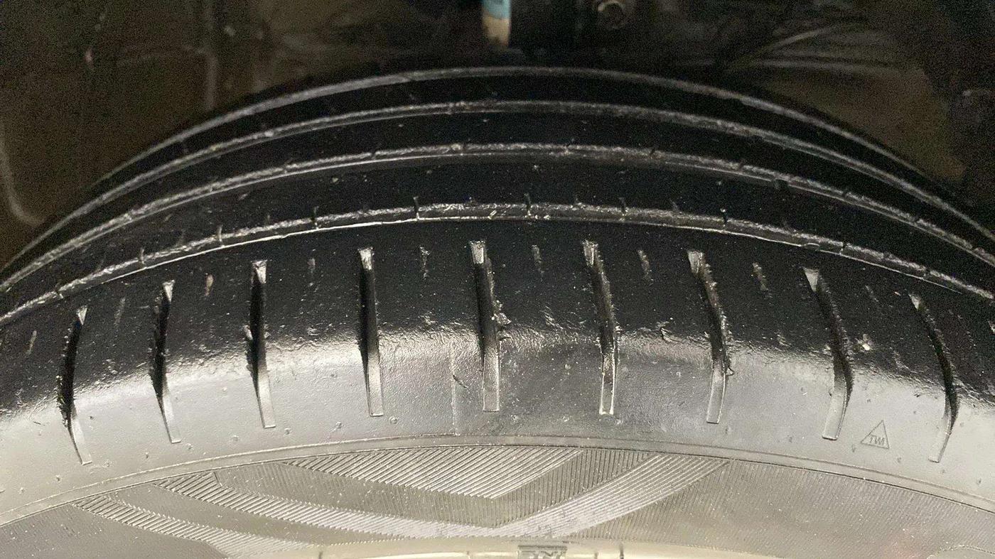 2019 Maruti Baleno ZETA PETROL 1.2, Petrol, Manual, 56,686 km, Right Front Tyre Tread