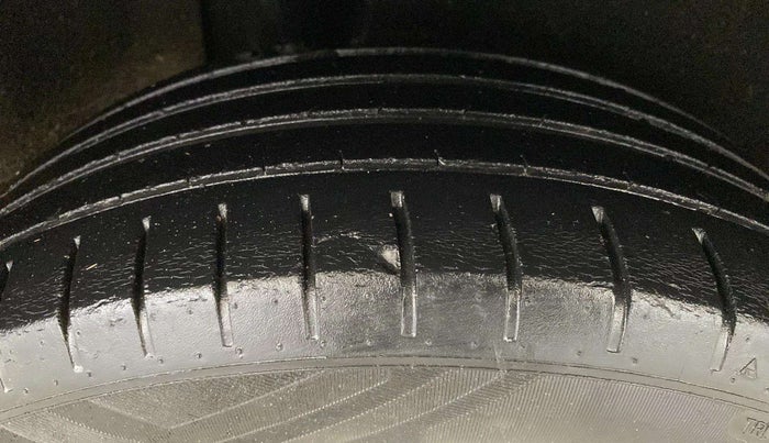 2019 Maruti Baleno ZETA PETROL 1.2, Petrol, Manual, 56,618 km, Right Rear Tyre Tread