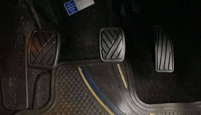 2018 Maruti Baleno ZETA PETROL 1.2, Petrol, Manual, 71,077 km, Pedals