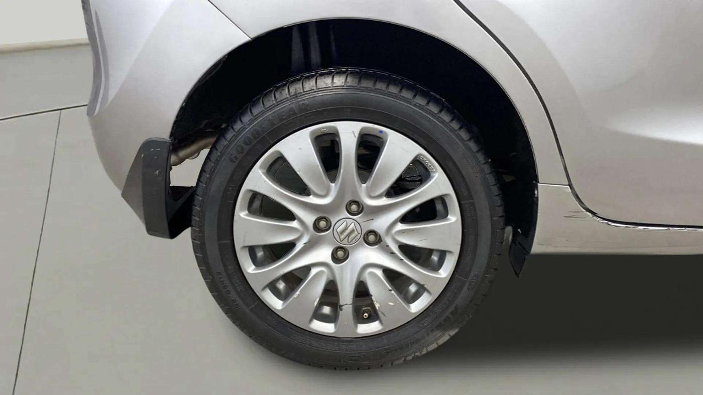 2018 Maruti Baleno ZETA PETROL 1.2, Petrol, Manual, 71,077 km, Right Rear Wheel