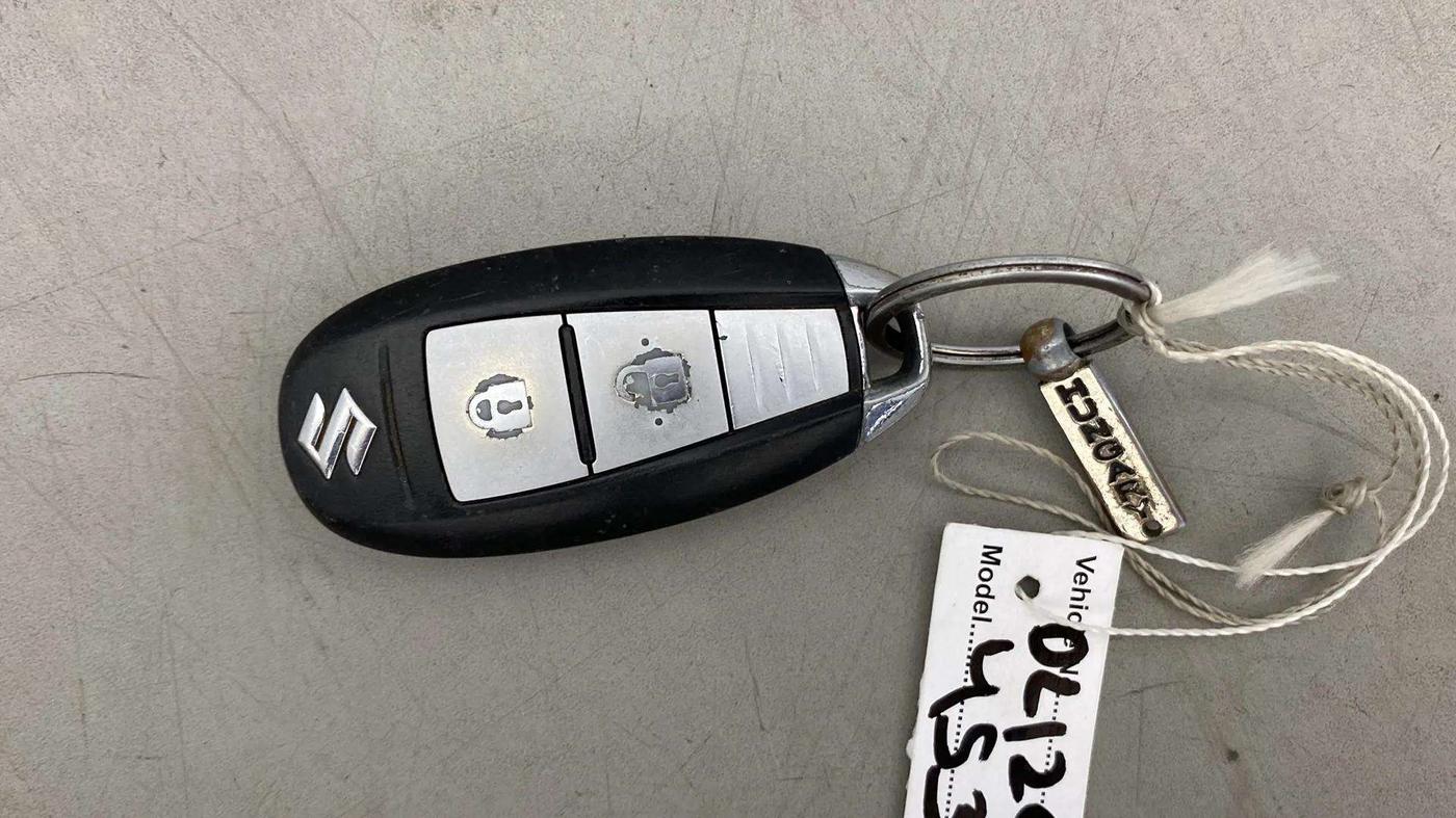 2018 Maruti Baleno ZETA PETROL 1.2, Petrol, Manual, 71,077 km, Key Close Up