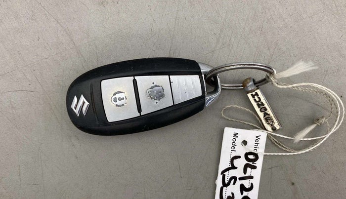 2018 Maruti Baleno ZETA PETROL 1.2, Petrol, Manual, 71,077 km, Key Close Up