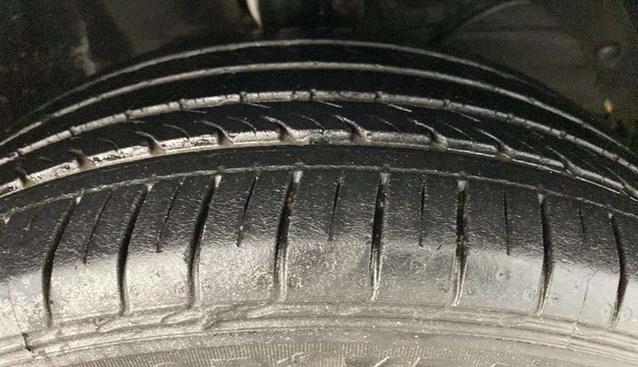 2018 Maruti Baleno ZETA PETROL 1.2, Petrol, Manual, 71,077 km, Right Front Tyre Tread