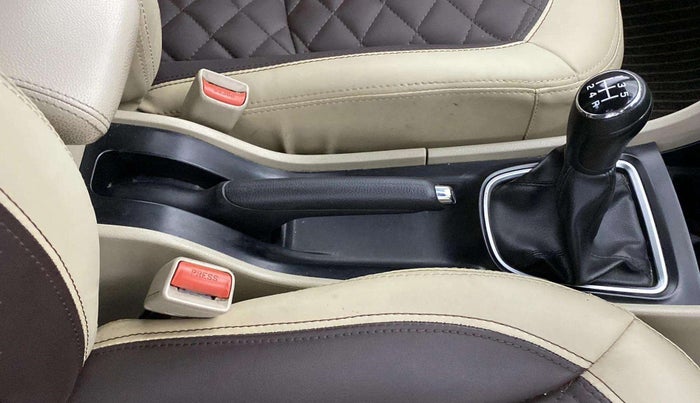 2019 Maruti Ciaz DELTA 1.5 SHVS MT PETROL, Petrol, Manual, 60,724 km, Gear Lever