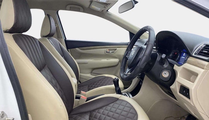 2019 Maruti Ciaz DELTA 1.5 SHVS MT PETROL, Petrol, Manual, 60,724 km, Right Side Front Door Cabin