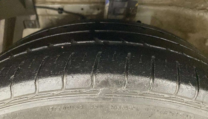2019 Maruti Ciaz DELTA 1.5 SHVS MT PETROL, Petrol, Manual, 60,724 km, Left Front Tyre Tread