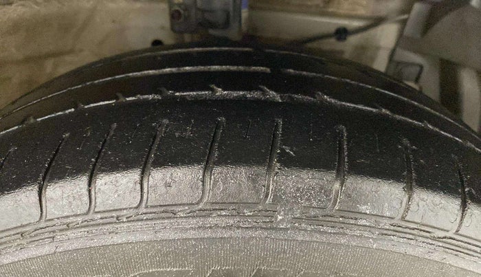 2019 Maruti Ciaz DELTA 1.5 SHVS MT PETROL, Petrol, Manual, 60,724 km, Right Front Tyre Tread