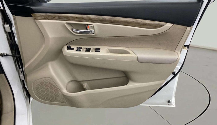2019 Maruti Ciaz DELTA 1.5 SHVS MT PETROL, Petrol, Manual, 60,724 km, Driver Side Door Panels Control