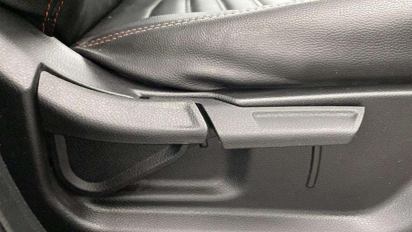 2022 KIA SONET HTK PLUS 1.0 IMT, Petrol, Manual, 45,487 km, Driver Side Adjustment Panel