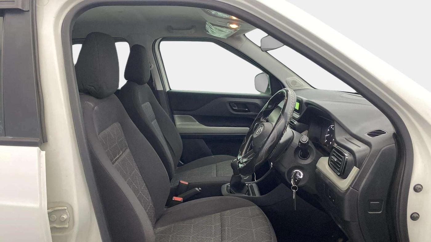 2022 Tata PUNCH ADVENTURE MT, Petrol, Manual, 58,960 km, Right Side Front Door Cabin