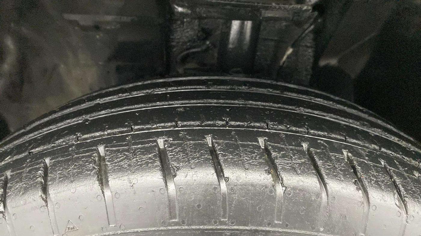 2022 Tata PUNCH ADVENTURE MT, Petrol, Manual, 58,960 km, Left Front Tyre Tread