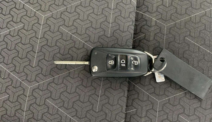 2022 Tata PUNCH ADVENTURE MT, Petrol, Manual, 58,738 km, Key Close Up