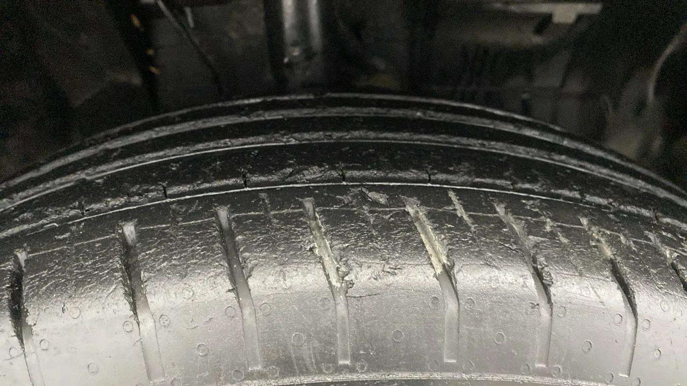 2022 Tata PUNCH ADVENTURE MT, Petrol, Manual, 58,960 km, Right Front Tyre Tread