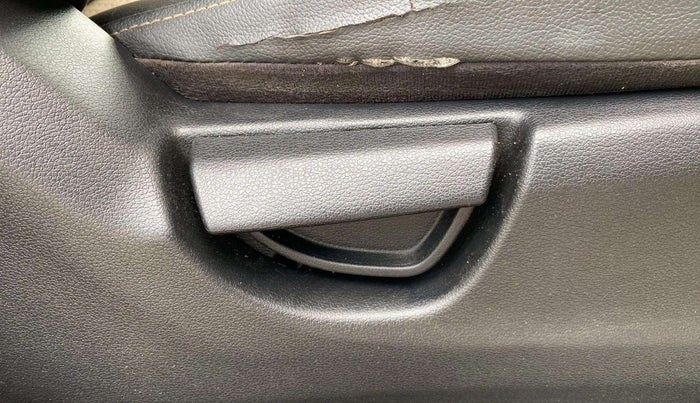 2019 Hyundai NEW SANTRO ERA EXECUTIVE, Petrol, Manual, 16,212 km, Driver Side Adjustment Panel