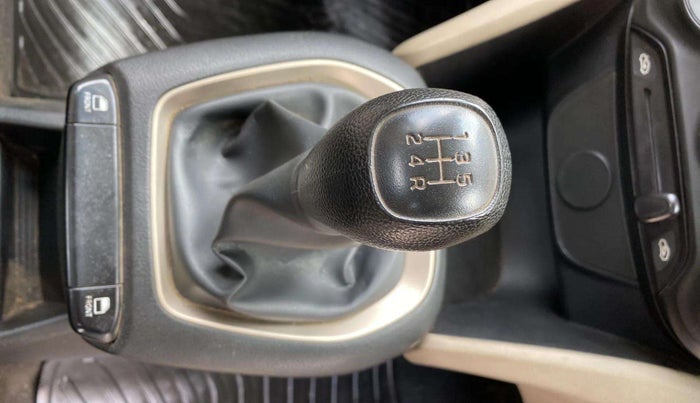 2019 Hyundai NEW SANTRO ERA EXECUTIVE, Petrol, Manual, 16,212 km, Gear Lever