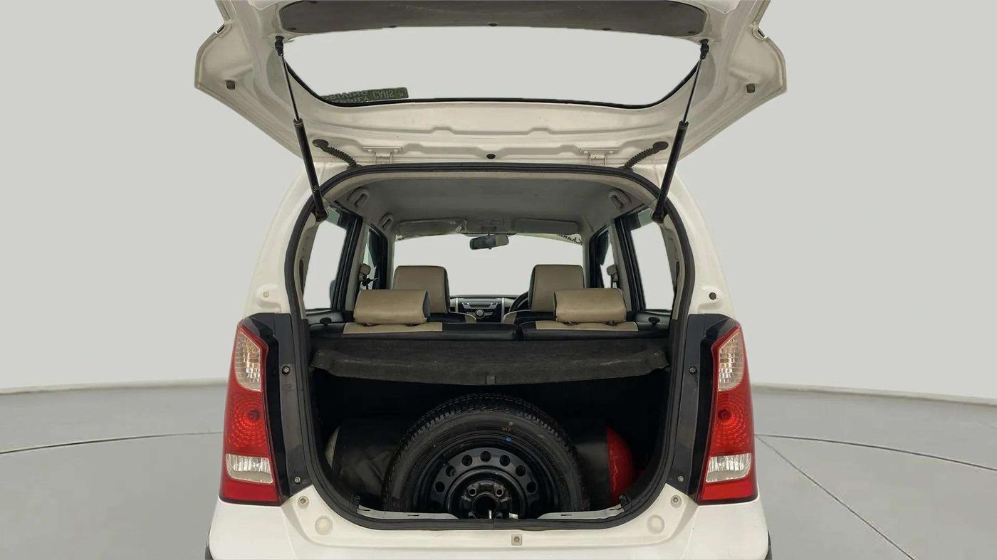 2015 Maruti Wagon R 1.0 VXI, CNG, Manual, 92,774 km, Boot Inside