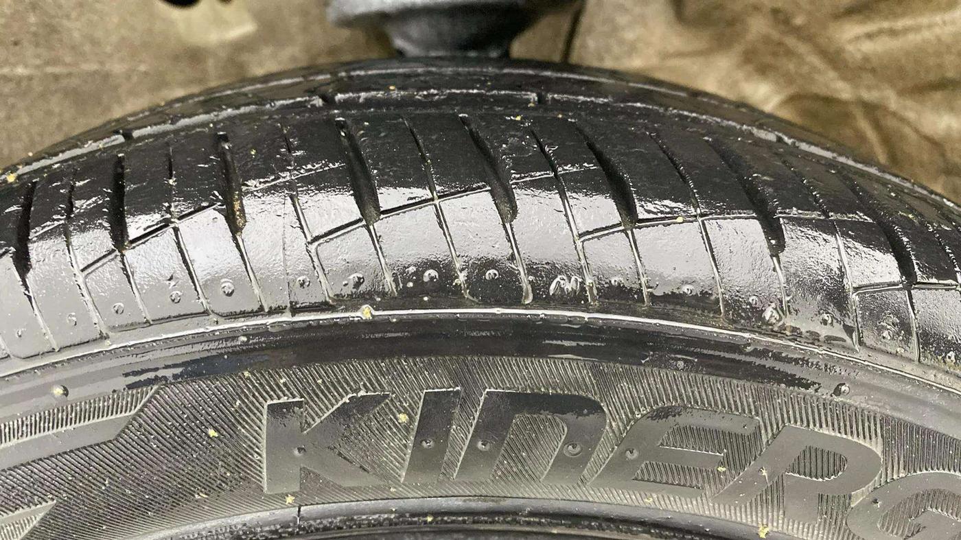 2015 Maruti Wagon R 1.0 VXI, CNG, Manual, 92,774 km, Left Front Tyre Tread