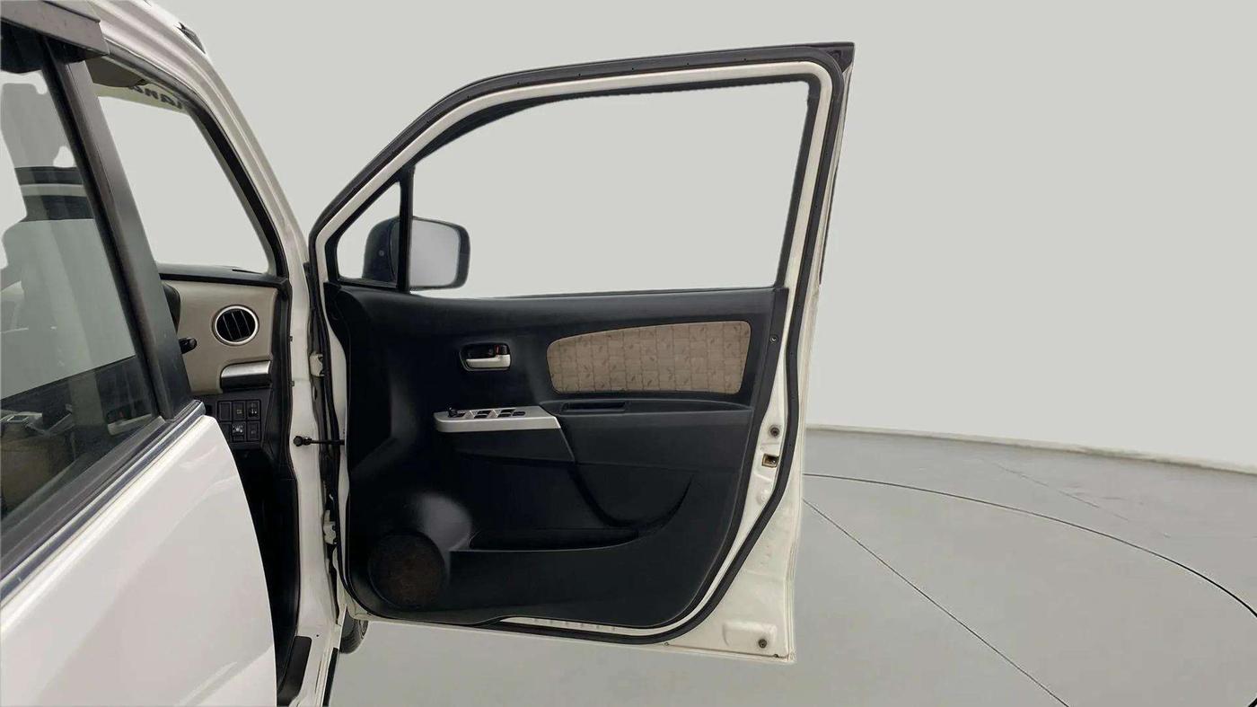 2015 Maruti Wagon R 1.0 VXI, CNG, Manual, 92,774 km, RHS Front Door