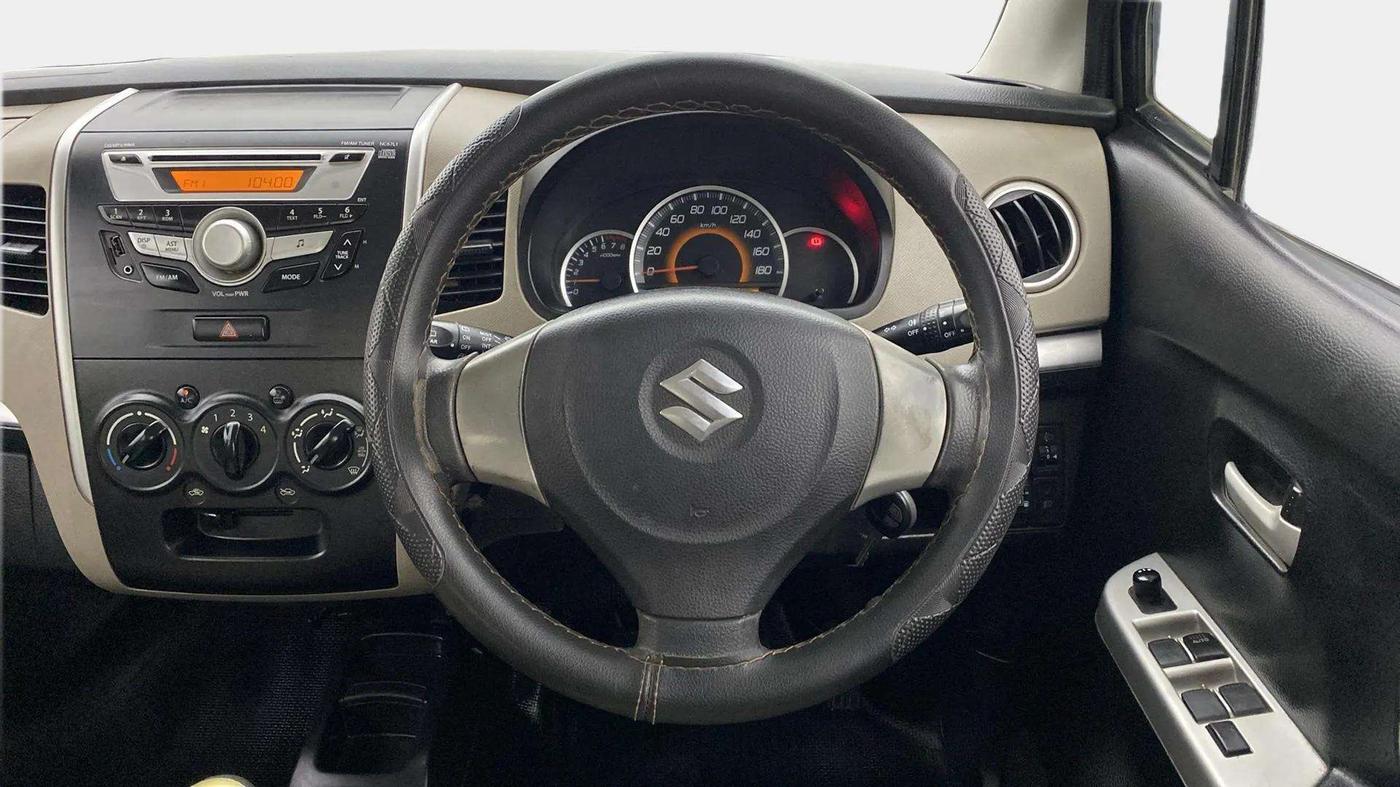 2015 Maruti Wagon R 1.0 VXI, CNG, Manual, 92,774 km, Steering Wheel Close Up