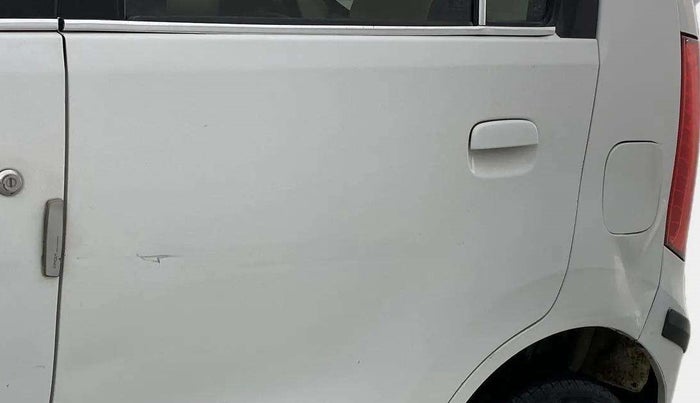 2015 Maruti Wagon R 1.0 VXI, CNG, Manual, 92,540 km, Rear left door - Slight discoloration