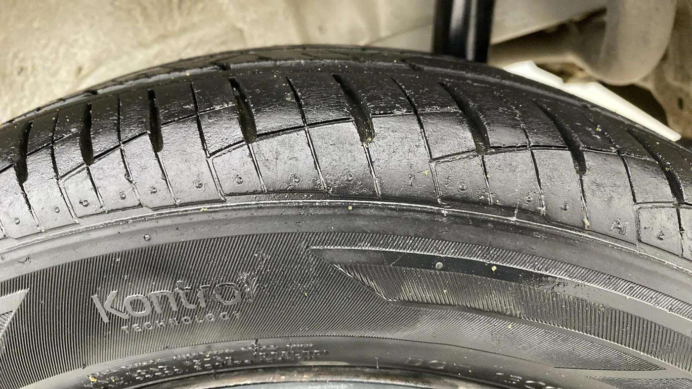 2015 Maruti Wagon R 1.0 VXI, CNG, Manual, 92,774 km, Left Rear Tyre Tread